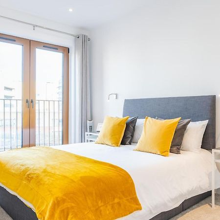 St Albans 2 Bed Luxury City Apartment, 5 Mins Walk To Train & Allocated Parking Extérieur photo