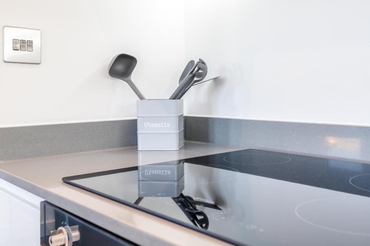 St Albans 2 Bed Luxury City Apartment, 5 Mins Walk To Train & Allocated Parking Extérieur photo