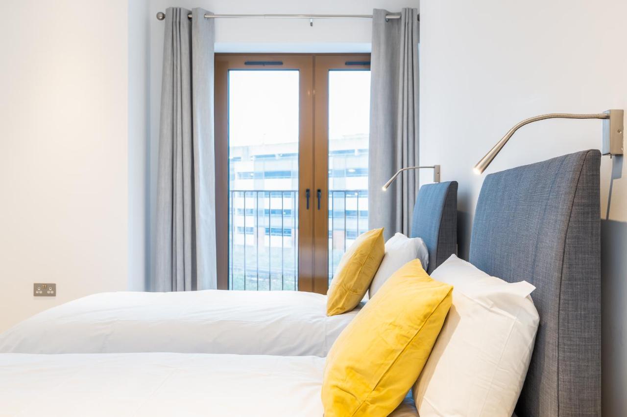 St Albans 2 Bed Luxury City Apartment, 5 Mins Walk To Train & Allocated Parking Extérieur photo