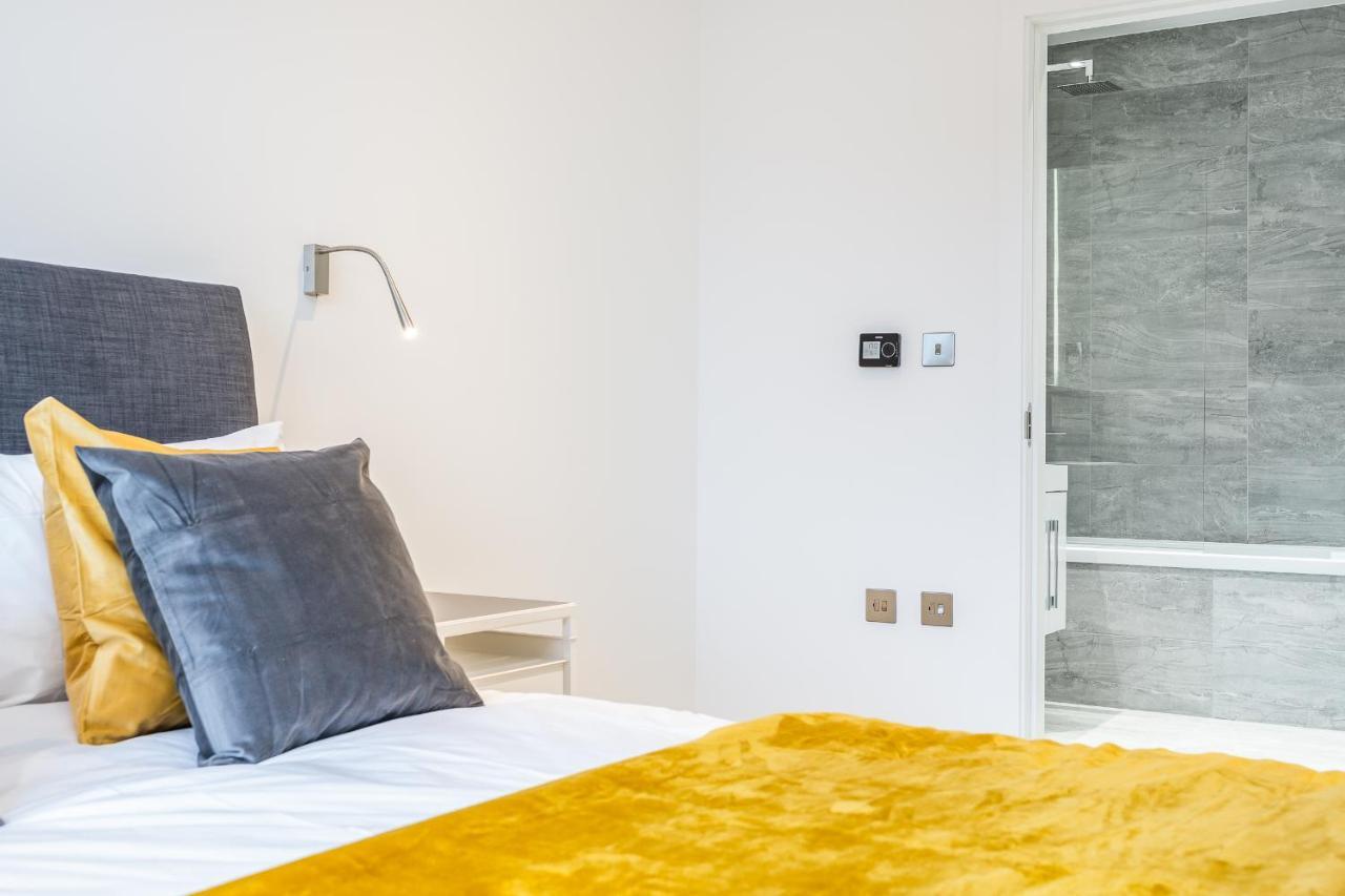 St Albans 2 Bed Luxury City Apartment, 5 Mins Walk To Train & Allocated Parking Extérieur photo