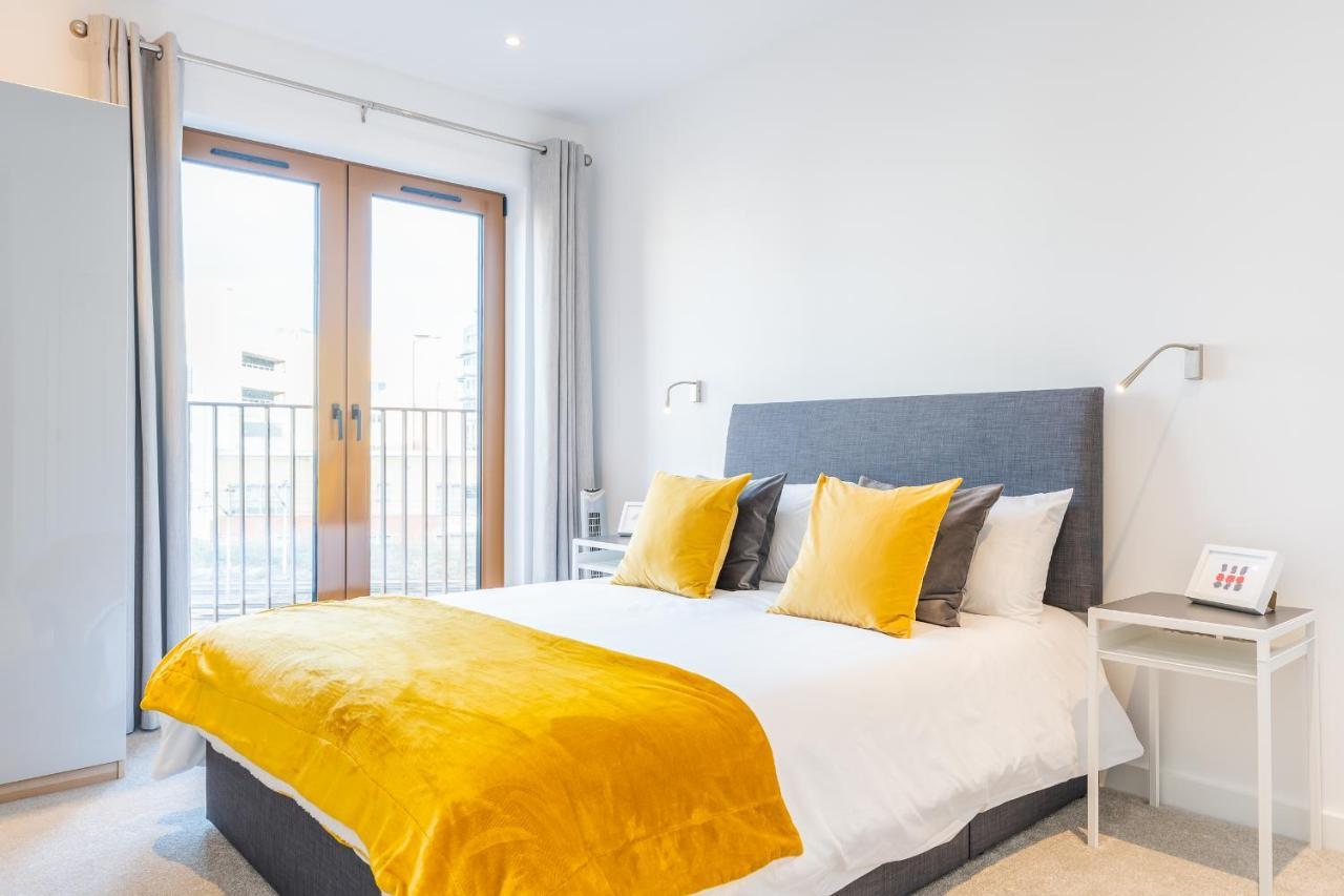 St Albans 2 Bed Luxury City Apartment, 5 Mins Walk To Train & Allocated Parking Extérieur photo
